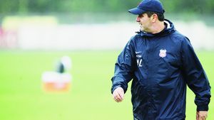 Naționalele i-au luat jumătate de echipă! Lăcă a pregătit derby-ul cu doar 6 titulari!