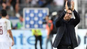 Sevilla mută pe banca tehnică. Antrenorul care a făcut-o să plângă pe Barcelona e tot mai aproape de gruparea care l-a dorit pe Ianis Hagi 