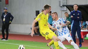 Negocierile secrete pentru postul de antrenor al fostei campioane a României. S-au întâlnit cu antrenorul revelație din fotbalul românesc și au tratat mutarea anului. „Ne-am văzut cu el și impresarul lui”. EXCLUSIV