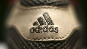 Adidas întrerupe contractul cu IAAF din cauza scandalurilor de dopaj și corupție