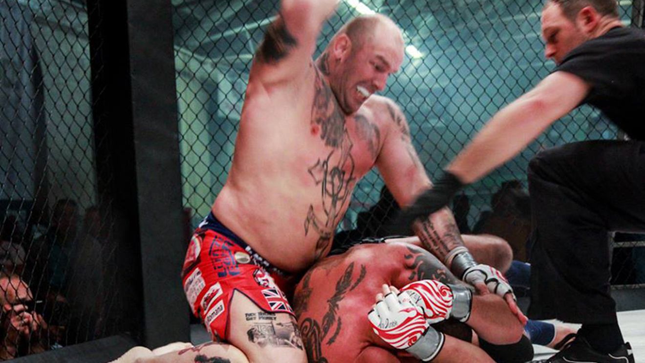 VIDEO Cătălin Zmărandescu și-a apărat centura după ce și-a bătut crunt adversarul