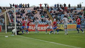 Multe sacrificii pentru o victorie cu Steaua. Gloria Buzău a pierdut trei jucători, iar Adrian Mihalcea își asumă eroarea personală: ”Idioțenia mea, pun un scaun în spatele porții”