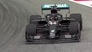 Britanicul Lewis Hamilton, cel mai rapid în cele două sesiuni de antrenamente libere disputate vineri în Austria. Vettel a terminat pe 5, iar Leclerc pe 9
