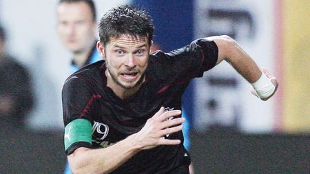 Bozovic, la brutărie!** Copos i-a făcut o propunere originală fundașului pentru a-i obține permisul de muncă: va fi cel mai bine plătit brutar-cofetar :)