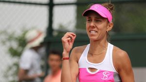 "Cu o voință excepțională, mâini de aur și un potop de țipete și înjurături de care și Ilie Năstase ar fi mândru", Mihaela Buzărnescu a învins, la Eastbourne. Internetul a erupt după reacțiile necontrolate ale lui 'Miki'