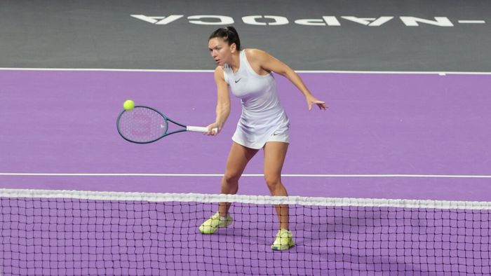 Simona Halep e cu un pas mai aproape de retragere! Lucia Bronzetti a învins-o fără drept de apel la Transylvania Open