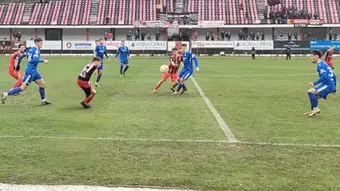 Victorie importantă pentru ACSM Reșița, și datorită încă unui penalty primit ușor! Trece de Metalul Buzău și își întărește poziția din top 6. Flavius Stoican: ”Am fost echipa mult mai bună, mult mai puternică”