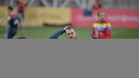 VIDEO | Denis Alibec, despre tactică: "Nu-mi place să joc lungă și pe-a doua, cum zicea și Hagi. Dar dacă așa trebuie...". Atacantul lămurește problema banderolei: "Mihai Pintilii o merită, dar îmi asum responsabilitatea!"