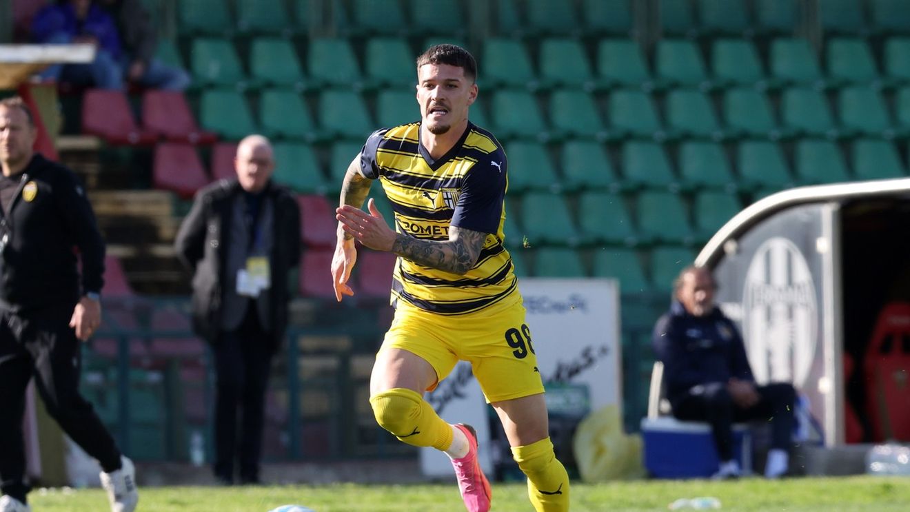 Transferul la Borussia Dortmund e tot mai aproape pentru Dennis Man. Prestație stelară a românului: a luat cea mai mare notă de la Parma