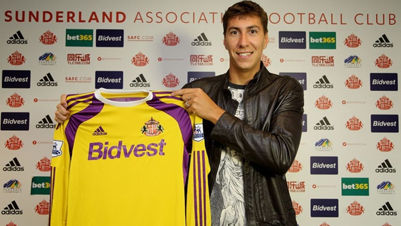 Pantilimon: "Am vorbit cu domnul Pițurcă înainte să semnez cu Sunderland. Vreau să revin în poarta naționalei, e foarte important pentru mine"