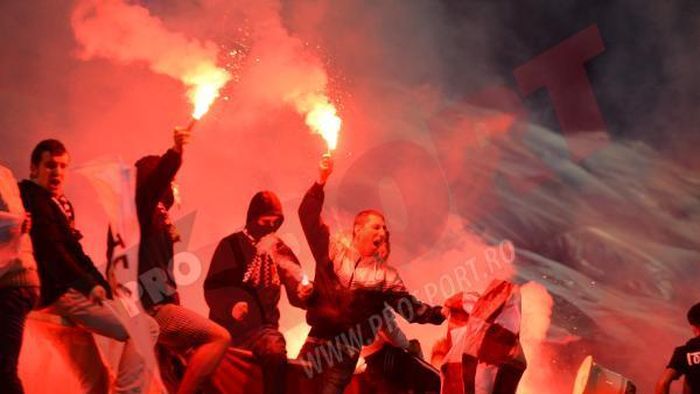 În toată nebunia din ultimele 10 minute a existat și un moment de fair-play:** "A cerut să se joace meciul, merită felicitări!" Rapidiștii laudă un rival