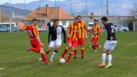 Unirea Alba Iulia, pe marginea prăpastiei. Restanțele către fotbaliști se ridică la 40.000 de euro, iar contractul antrenorului a expirat. Un jucător de bază ia în calcul plecarea: ”Aștept oferte”
