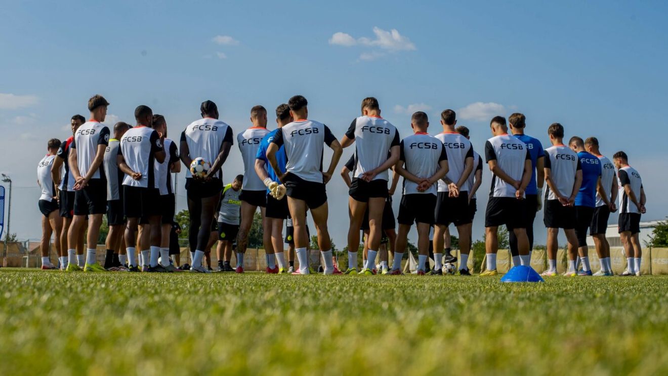 A semnat după ce a bătut palma cu Gigi Becali, iar acum a ajuns în cantonamentul FCSB! Primele imagini din Olanda cu internaționalul român