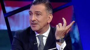 Sfatul tactic pe care Ilie Dumitrescu i l-a dat lui Laurențiu Reghecampf, în direct, la TV! Cum ar trebui să joace Universitatea Craiova: „Mie în sistemul ăsta mi-a plăcut!”
