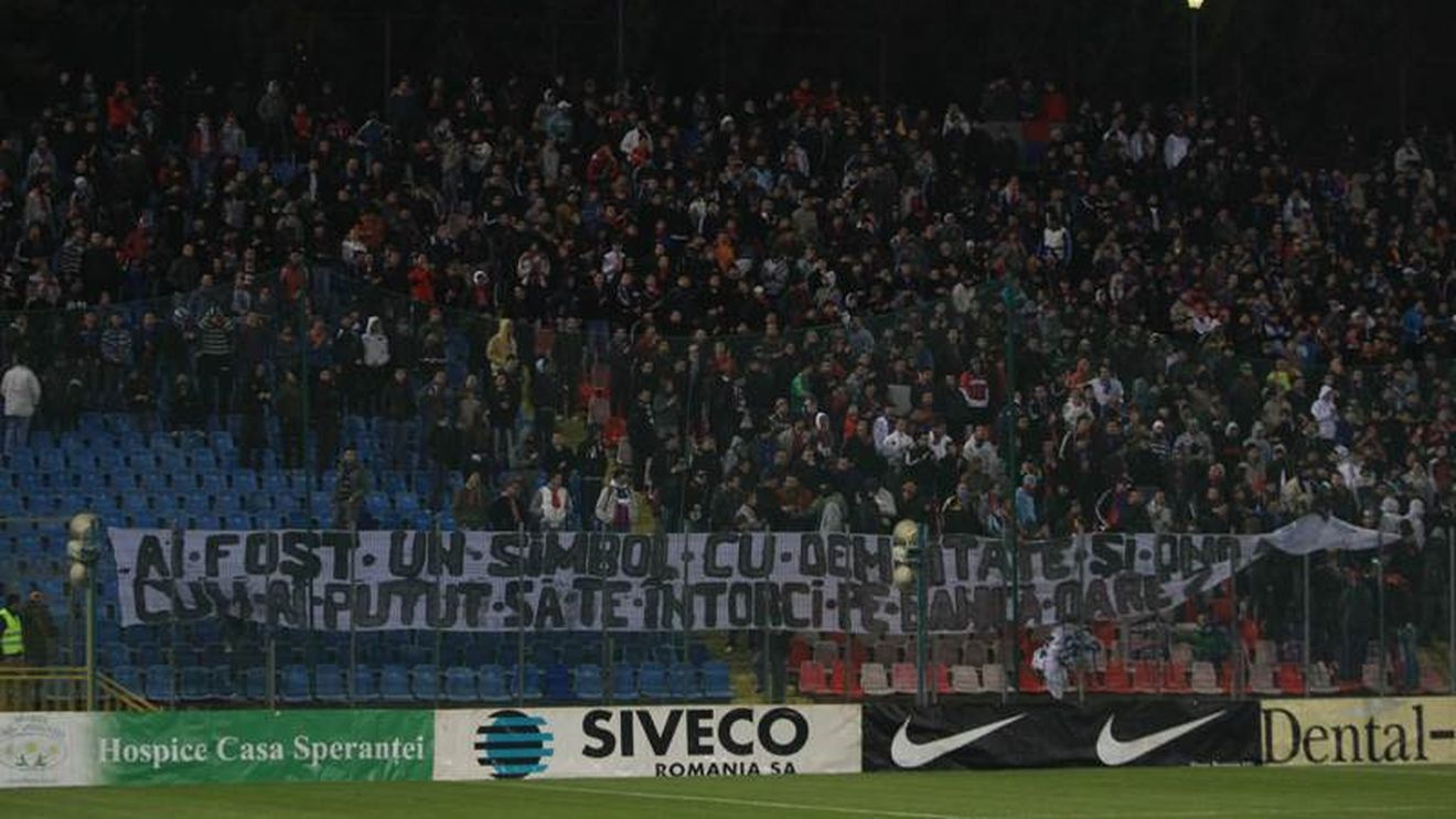 Lăcătuș strigă 'conspirație'!** "Nu știu dacă suporterii au ceva cu mine sau dacă este ceva impus!"