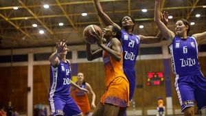 Dramatic, dar victorie!** Campioana s-a impus în ultimele secunde: Târgoviște - Alba Iulia 57-55