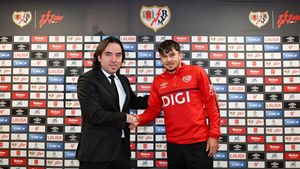 Catalanii anunță marea lovitură pentru FC Barcelona după ce Andrei Rațiu a semnat