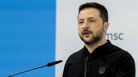 „Vii la mine în casă în chiloți?”. L-a şocat pe Mitică Dragomir cu tupeul său: cum l-a numit milionarul pe loc