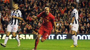 Ă‚sta nu e NORMAL:) Un jucător al lui Liverpool a oferit imaginea serii în Europa League!** S-a răzbunat pe Man United: după ce a marcat s-a bucurat cu o intrare de "ROȘU"