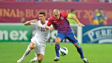 Au uitat de derby-ul cu Rapid și l-au băgat pe Becali în ședință.** Patronul pune piciorul în prag, deși Steaua așteaptă 25 de mil â‚¬ din Ligă. Ce au cerut jucătorii și răspunsul: