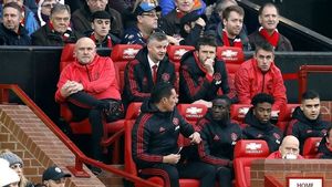 Va fi stadion ca în Premier League! Din cauza lipsei de spațiu, FRF a notificat constructorul arenei „Arcul de Triumf” să pună băncile tehnice direct în tribune | EXCLUSIV