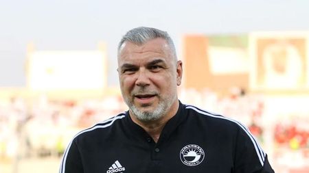 Cosmin Olăroiu, un nou transfer stelar la Sharjah FC! Starul câștigător de Liga Campionilor a semnat