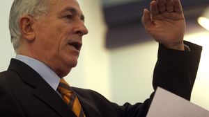 Sala de gimnastică a complexului Lia Manoliu poartă acum numele lui Nicolae Vieru. "Fiecare generație va dori să știe cine a fost. A intrat în istorie". Omul din spatele legendei, prin ochii fiului: vagonul de dormit, flick-flack-urile și întrebarea "de ce e tata plecat?"