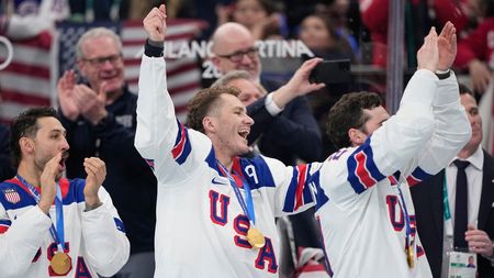 JO CORTINA MILANO 2026 Nebunie totală! Au câștigat aurul olimpic cu un GOL DE AUR și au făcut un gest care a înlăcrimat SUA