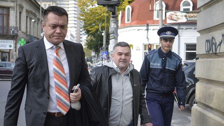 Doborât de autorități, servește la mese ca să câștige bani și situația devine și mai grea: "Încerc să-mi duc crucea singur, sunt un campion!" Decizia dureroasă pe care trebuie să o ia Leonard Doroftei: "Familia mea..."