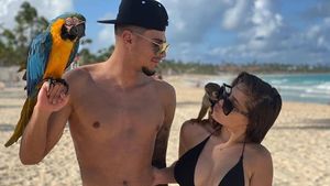 Florinel Coman, susținut la FCSB - Dinamo 2-1 de „comorile” sale! Soția Ioana și fiica sa au fost prezente pe stadionul „Arcul de Triumf” | GALERIE FOTO