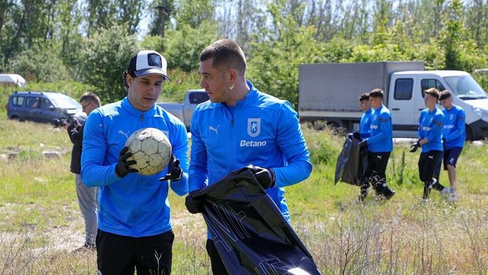 Alex Cicâldău: „Voi reveni mai puternic, sper să luăm titlul la anul". Fostul internaţional s-a implicat într-o acţiune de ecologizare