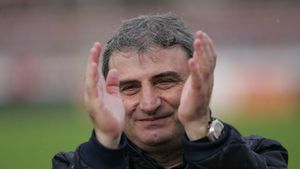 "Lippi", uluit că e soluția de avarie preferată a lui Gigi Becali:** "Am fost surprins! Aveam și alte oferte, dar numai la Steaua aș fi acceptat să vin pentru două luni"