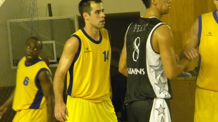 Victorie după o repriză de foc! Gaz Metan-"U" Mobitelco 68-66