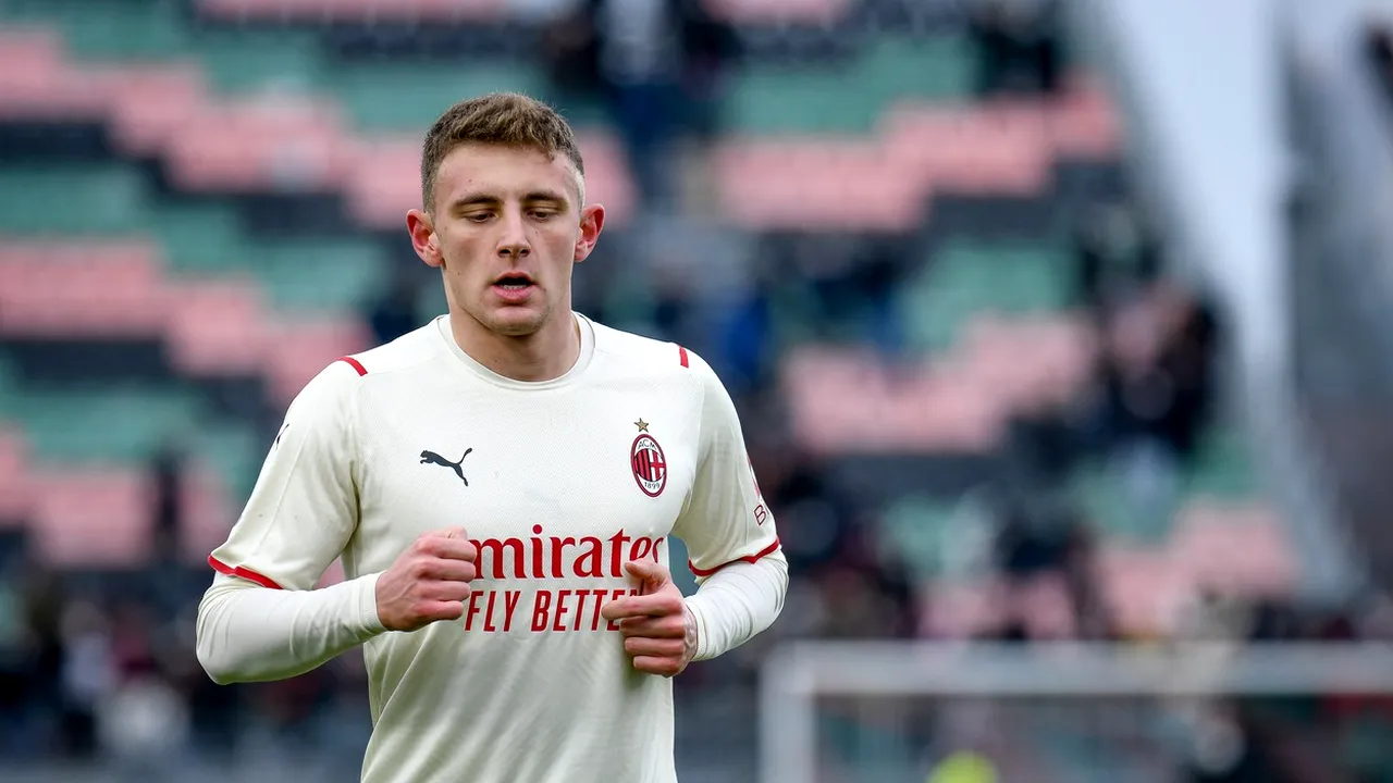 Povestea fabuloasă a puștiului Luca Stângă, care a debutat la AC Milan! Părinții săi sunt români, iar impresarul îi prevede o carieră de top: „Urmează facultatea și nu-i place viața mondenă”