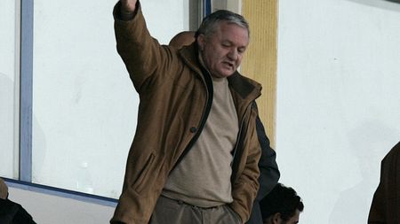 Iancu: "La Vaslui se lasă cu capete sparte** / Porumboiu: "Tu vii din lumea interlopilor, unde lucrurile se rezolvă într-un astfel de mod!"