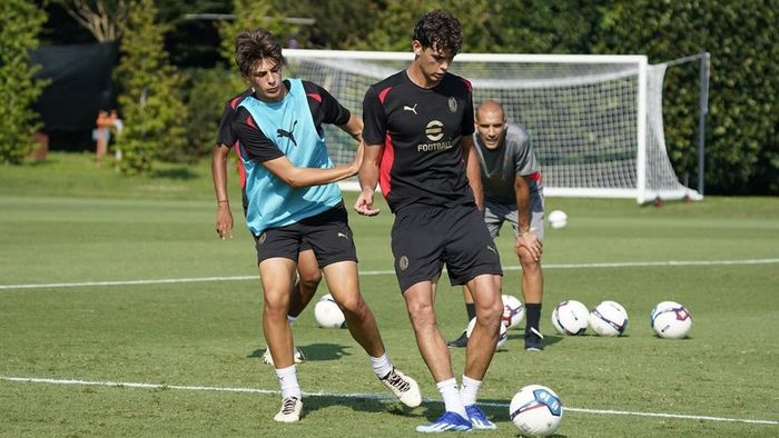 Acesta poate fi transferul verii pentru un român: fotbalistul a semnat cu AC Milan!