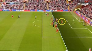 Scandal în Anglia după o fază similară off-side-ului semnalizat la Astra - Steaua! Fanionul a rămas jos, iar arbitrii sunt puși la zid! Diferența elementară față de golul Stelei