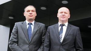 O firmă a fraților Pavăl, cei mai vânați investitori pentru fotbalul românesc, e mai profitabilă decât Imperiul Dedeman. A făcut 2,3 miliarde de lei profit cu un singur salariat