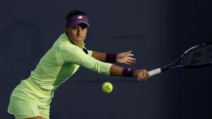 Sorana Cîrstea a fost spulberată la Miami. Adversara ei a făcut un gest ironic la adresa românilor din tribune. VIDEO