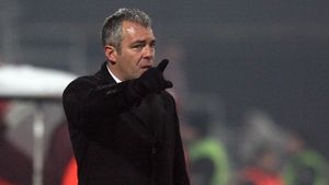 Clujenii le răspund celor care-i acuză că sunt favorizați de arbitri:** "Cei care vorbesc despre noi sunt niște papagali"