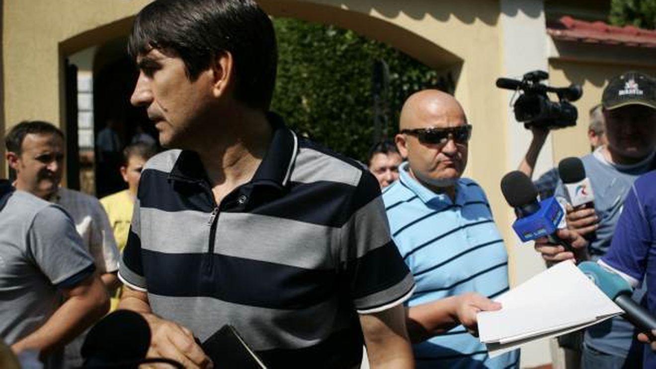 Mititelu s-a bătut cu pumnul în piept că el nu vinde, nu face... a aburit suporterii!** Ce spune Victor Pițurcă de transferurile Stelei