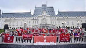 Fanii lui Liverpool din România au trăit o noapte de neuitat după titlul istoric din Premier League! „E un stil de viață! Te alege, nu îl alegi!” Cum arată mașinile „cormoranilor” și sărbătoarea de joi | FOTO & VIDEO