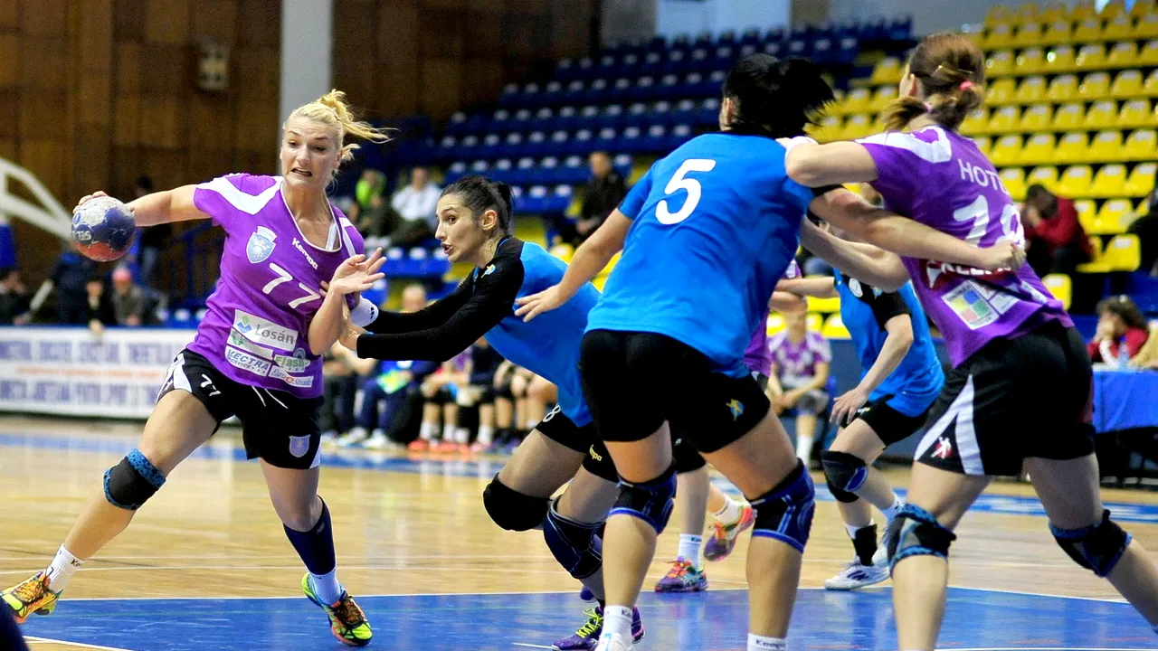 CSM București rămâne lider în handbalul feminin, dar Corona Brașov schimbă percepția. Evoluție dramatică la SCM Craiova - Dunărea Brăila, de la 8-15 la 22-16