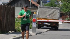 "M-au aruncat în stradă!"