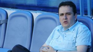 Craiova spune că olandezii de la Vitesse sunt lipsiți de profesionalism:** "Dnepr a vorbit direct cu clubul, ei nu"