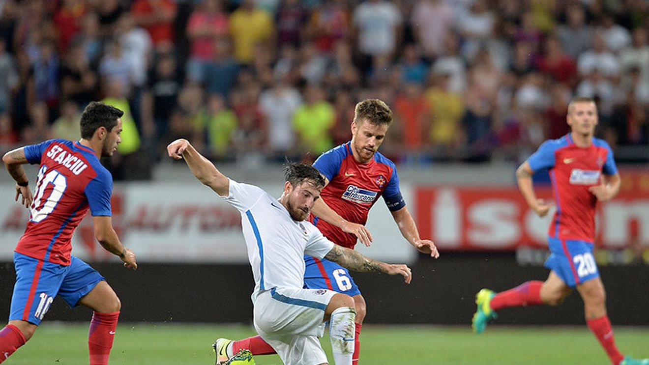 Panică pentru Reghecampf. Trei accidentări grave la Steaua. Unul dintre jucătorii de bază nu va mai juca în acest an. Cât vor lipsi Alin Toșca și Golubovic