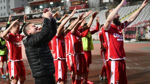 Peluza „Cătălin Hîldan”, prima reacție după numirea lui Dusan Uhrin ca antrenor la Dinamo: „Cunoaște situația!”. Ce se întâmplă cu Gigi Mulțescu