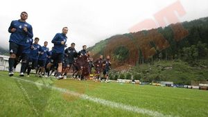 Super galerie FOTO** Primul antrenament al Stelei în Austria! VEZI ce indicații a dat Levi și care e jucătorul de care s-a îndrăgostit