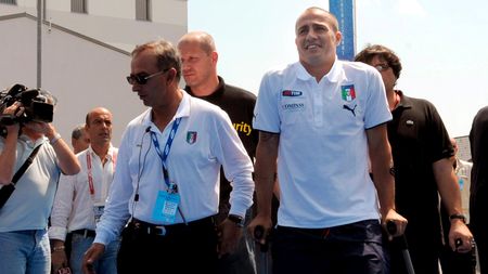 Cannavaro revine în două luni