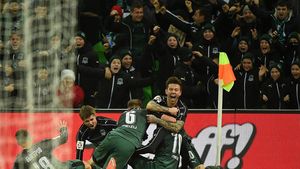 VIDEO | Gol fabulos înscris din foarfecă, de la 15 metri. Sub privirile lui Mircea Lucescu, instalația SF a "cinematografului" din Krasnodar s-a pus în mișcare în minutul 94!